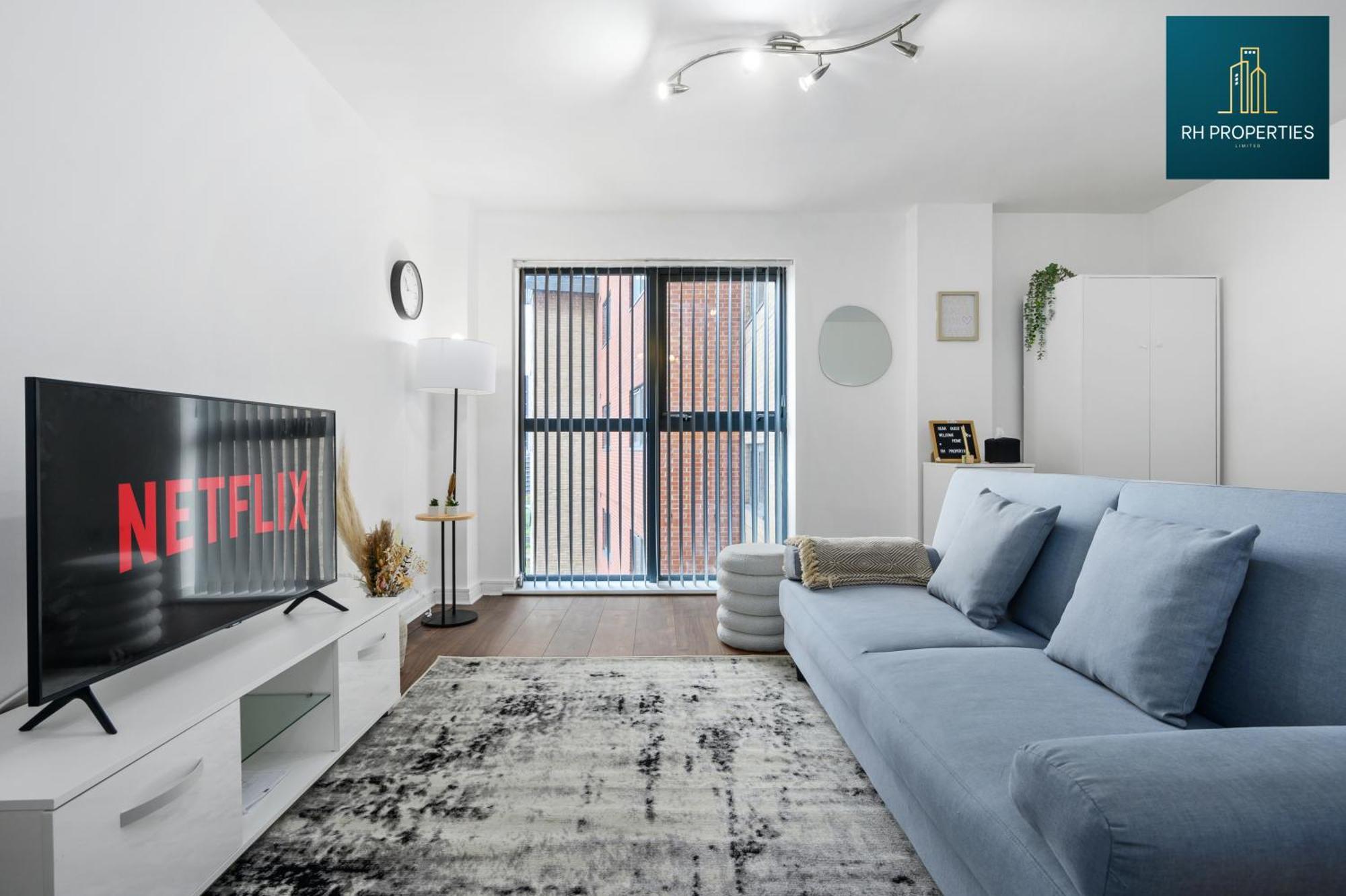 Modern Near Centre Apartment *